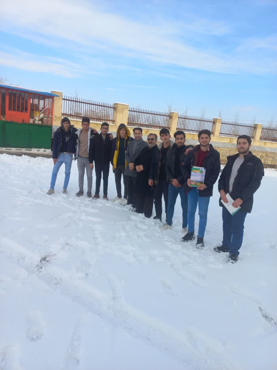 دبیرستان پسرانه غیردولتی برهان دانش (مقطع متوسطه دوم )